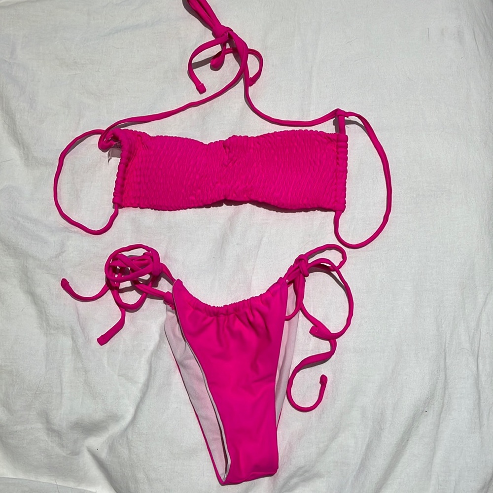 CUTEST BIKINI EVER!!! Such a pretty color and great material